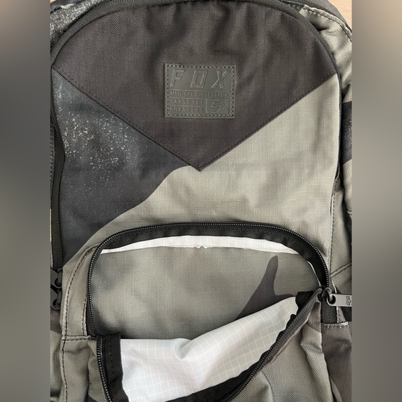 FOX SAYAK LOCK UP BACKPACK CAMO NWT - Picture 7 of 9